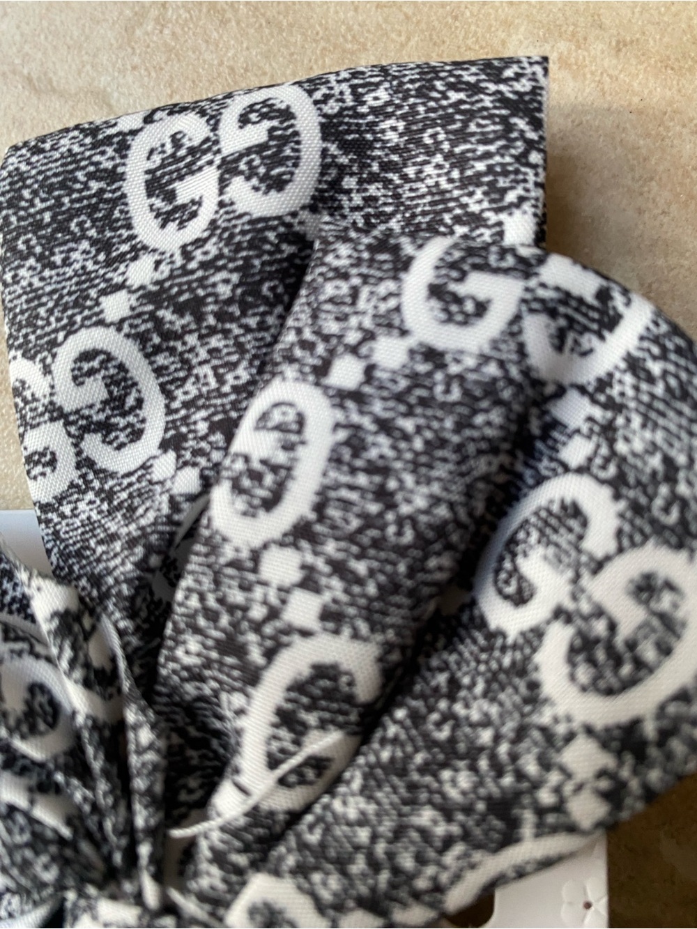 Gray and White Printed Bow-Detail Women's hair bow design inspired - Picture 4 of 6
